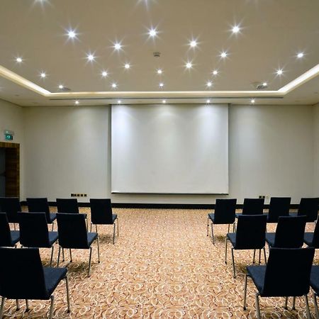 Hilton Garden Inn Riyadh Olaya Kültér fotó