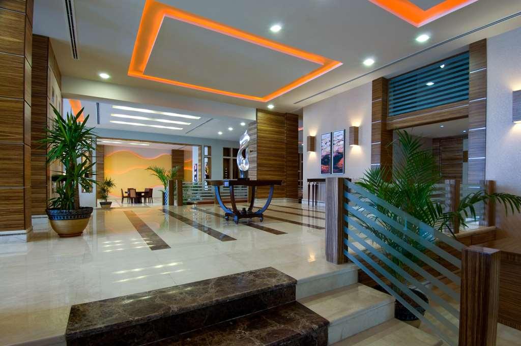 Hilton Garden Inn Riyadh Olaya Beltér fotó