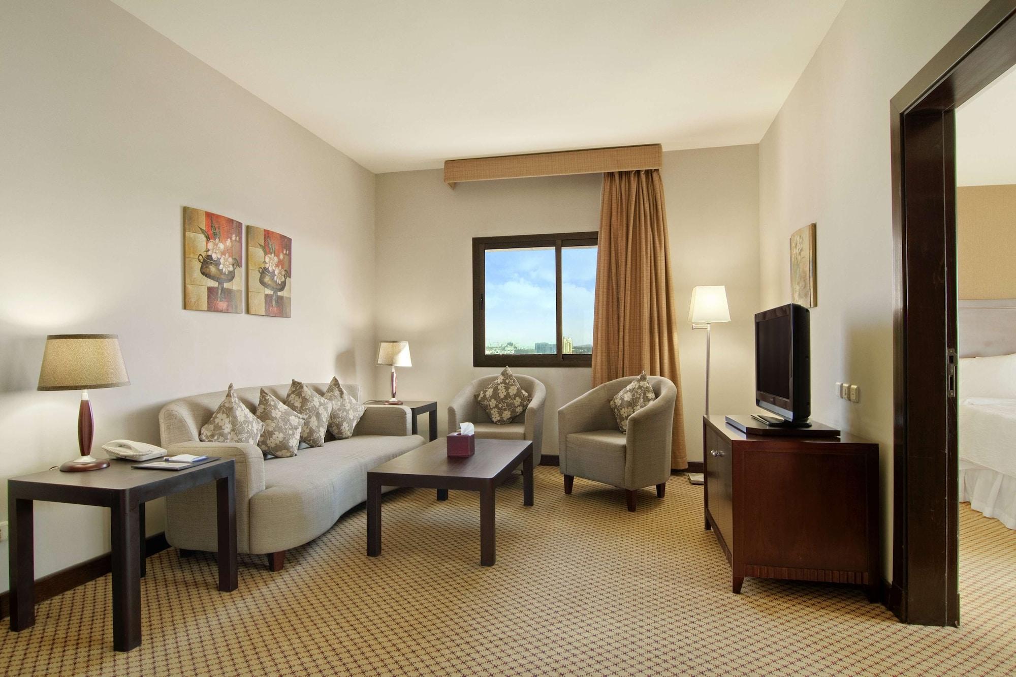 Hilton Garden Inn Riyadh Olaya Kültér fotó