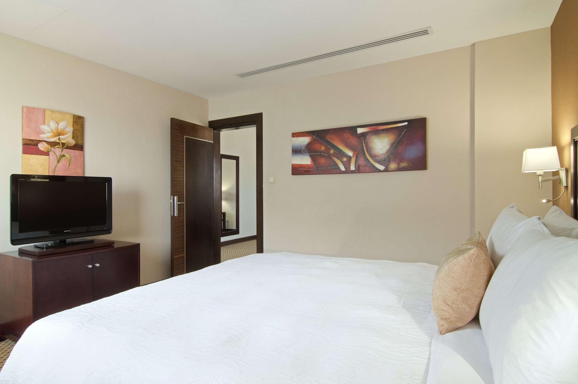 Hilton Garden Inn Riyadh Olaya Kültér fotó
