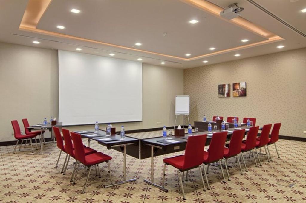 Hilton Garden Inn Riyadh Olaya Kültér fotó