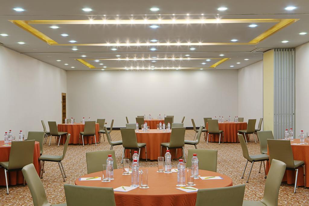 Hilton Garden Inn Riyadh Olaya Kültér fotó