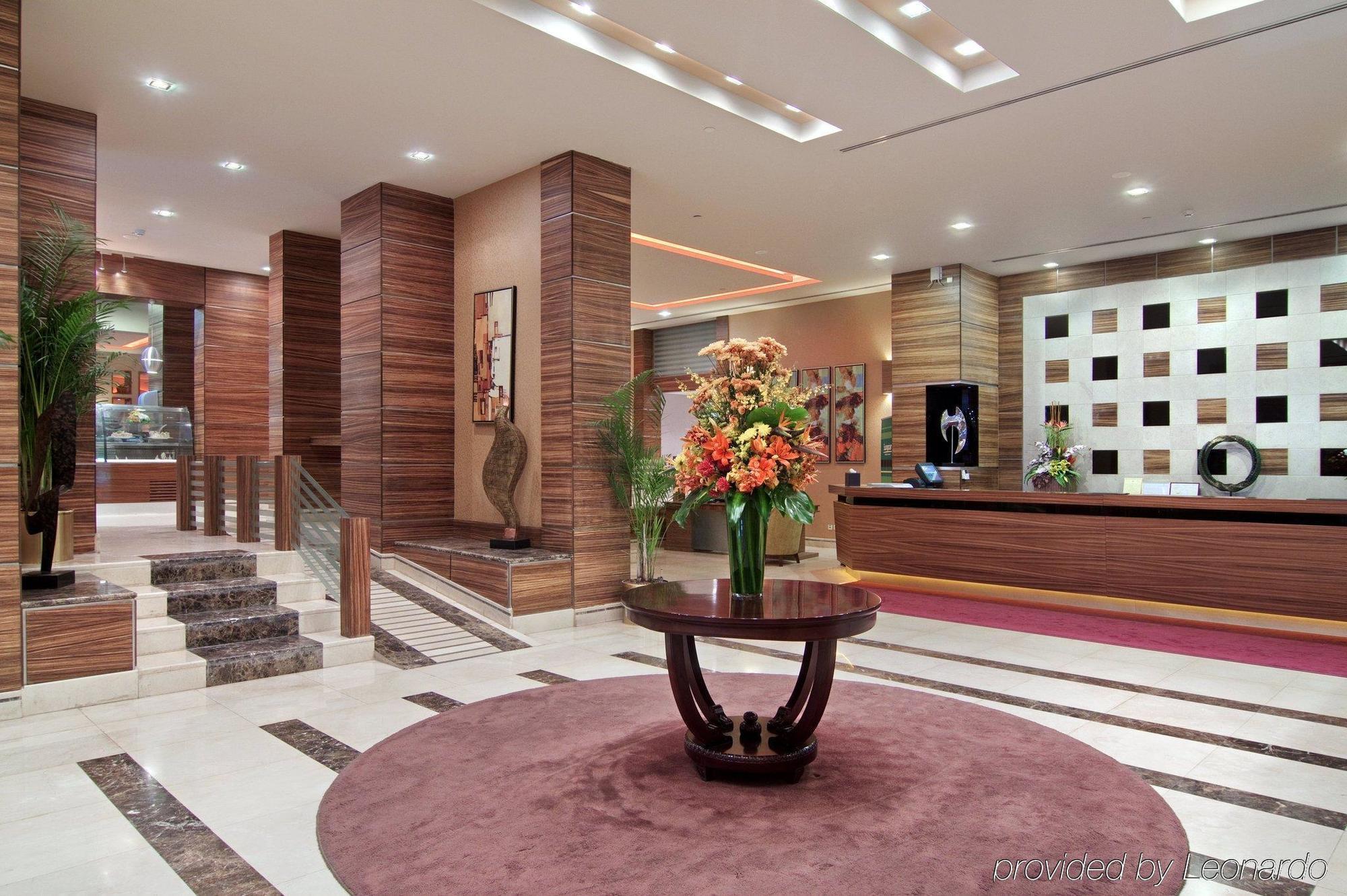 Hilton Garden Inn Riyadh Olaya Beltér fotó
