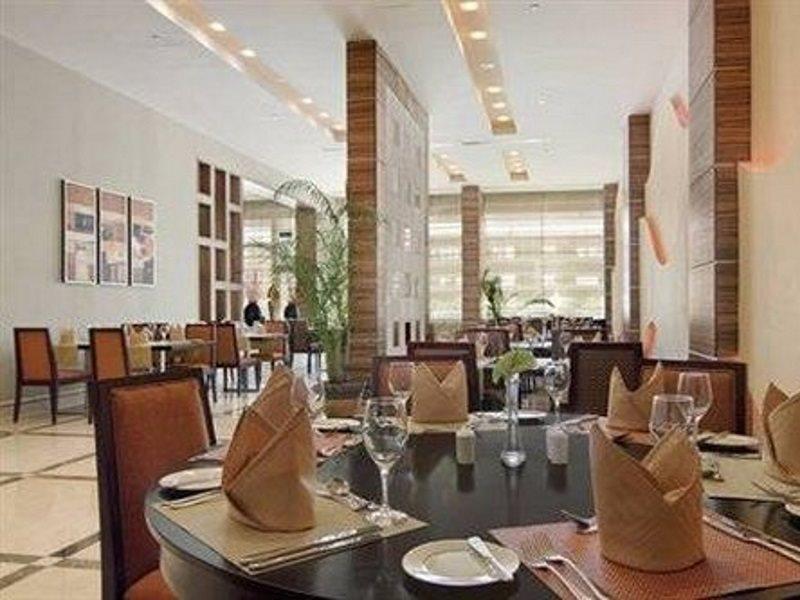 Hilton Garden Inn Riyadh Olaya Kültér fotó