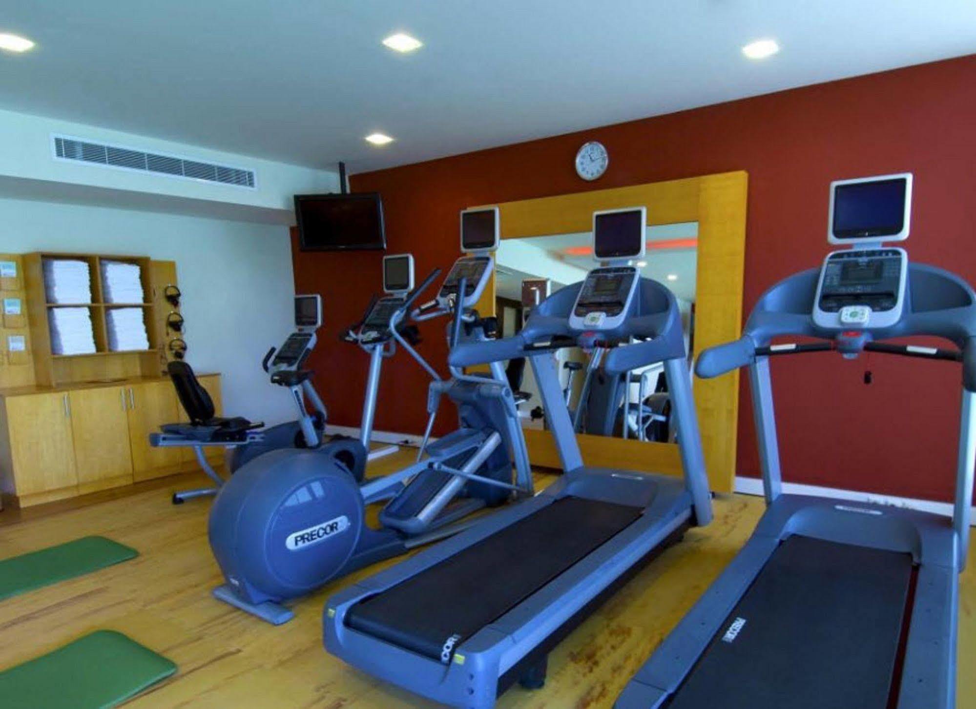 Hilton Garden Inn Riyadh Olaya Kültér fotó