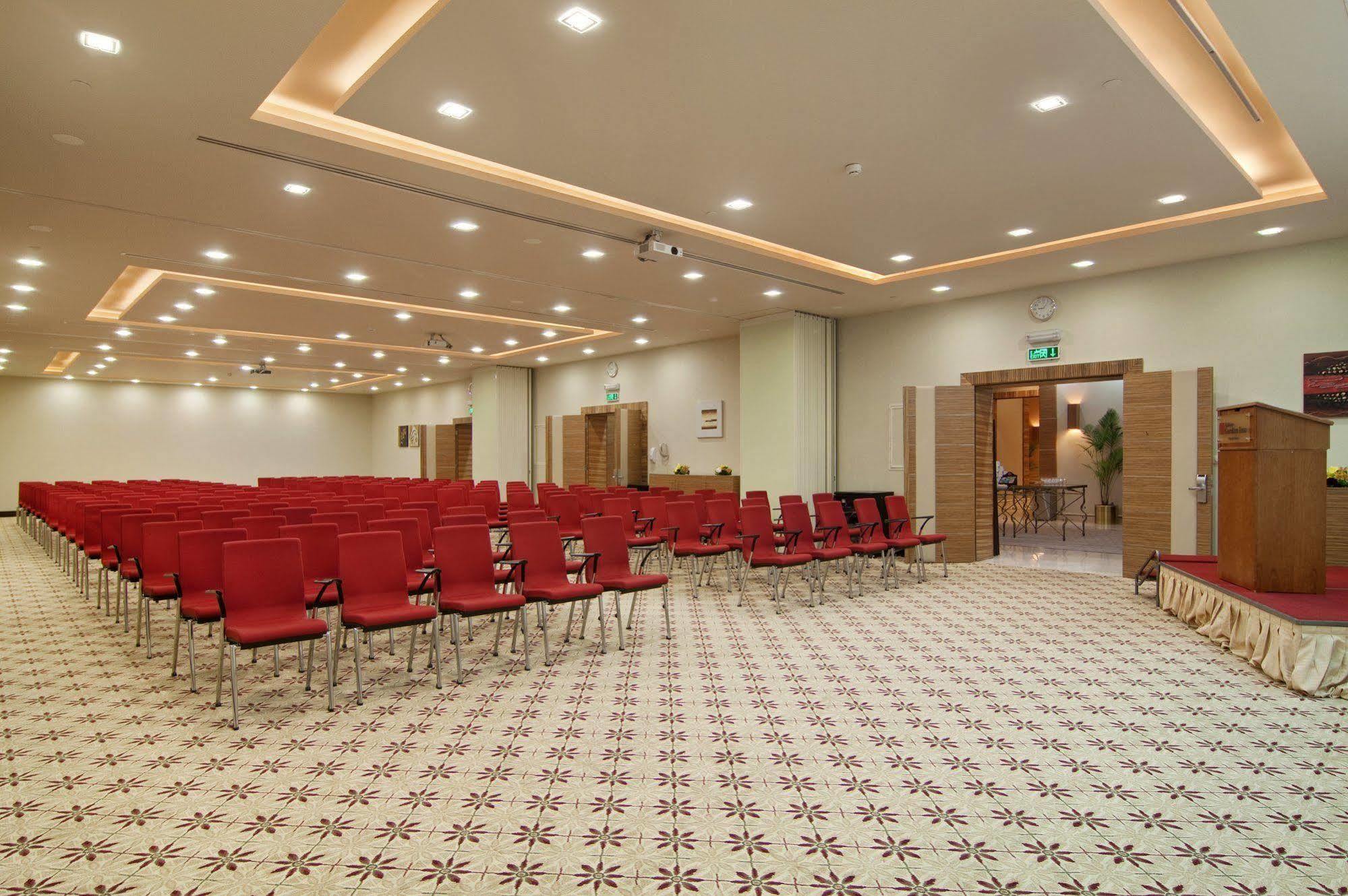 Hilton Garden Inn Riyadh Olaya Üzleti fotó