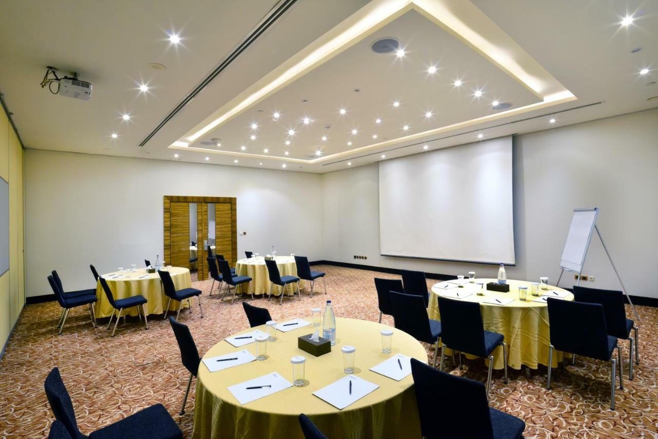 Hilton Garden Inn Riyadh Olaya Kültér fotó