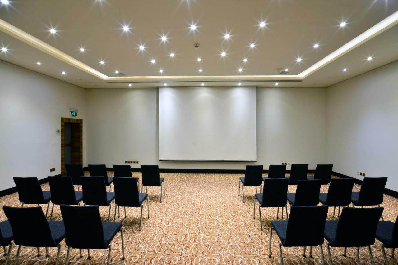 Hilton Garden Inn Riyadh Olaya Kültér fotó