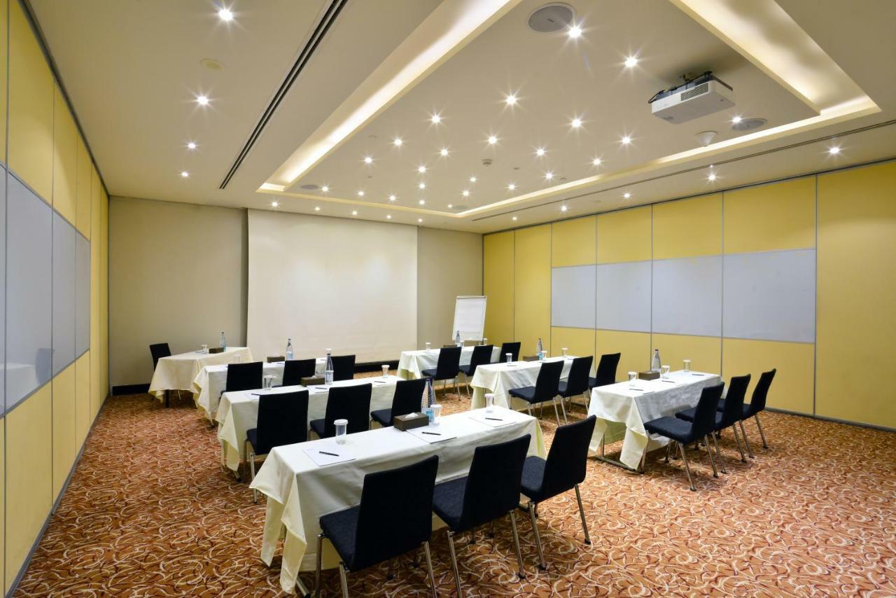 Hilton Garden Inn Riyadh Olaya Kültér fotó